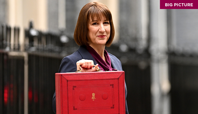 Chancellor Rachel Reeves with budget red case